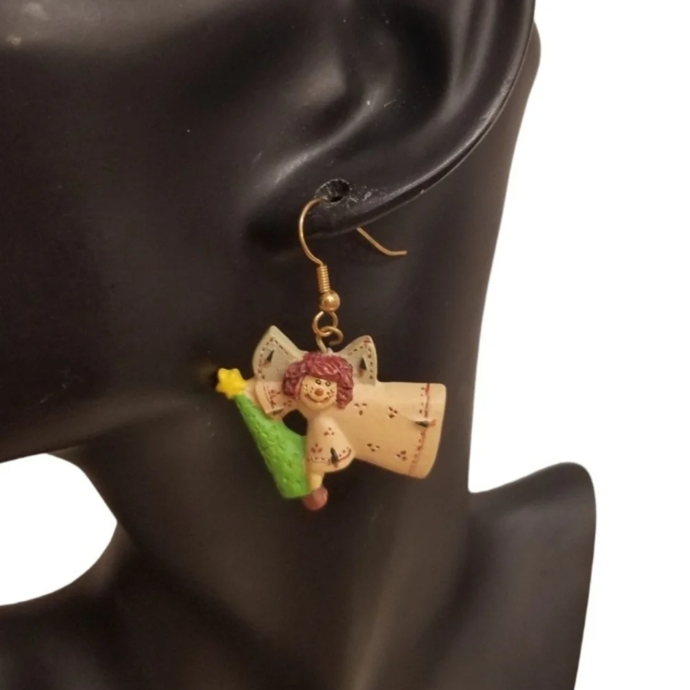 VINTAGE WOODEN ANGELS WITH CHRISTMAS TREES DROP STYLE HOOK EARRINGS - Picture 3 of 4